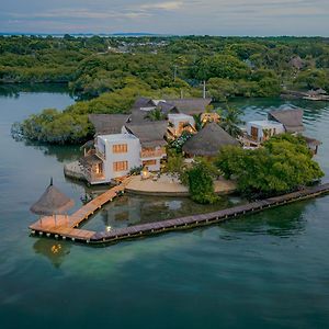 Islawa Soy Local - Isla Privada